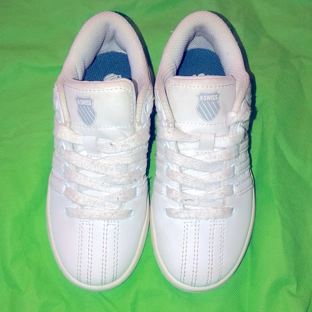 Kids Classic White KSwiss Athletic shoes Size 11.5 unisex boys or girls
